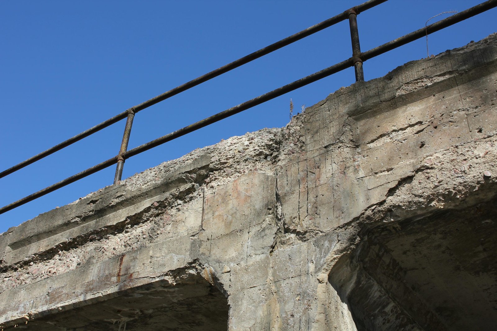 Spalling above pier